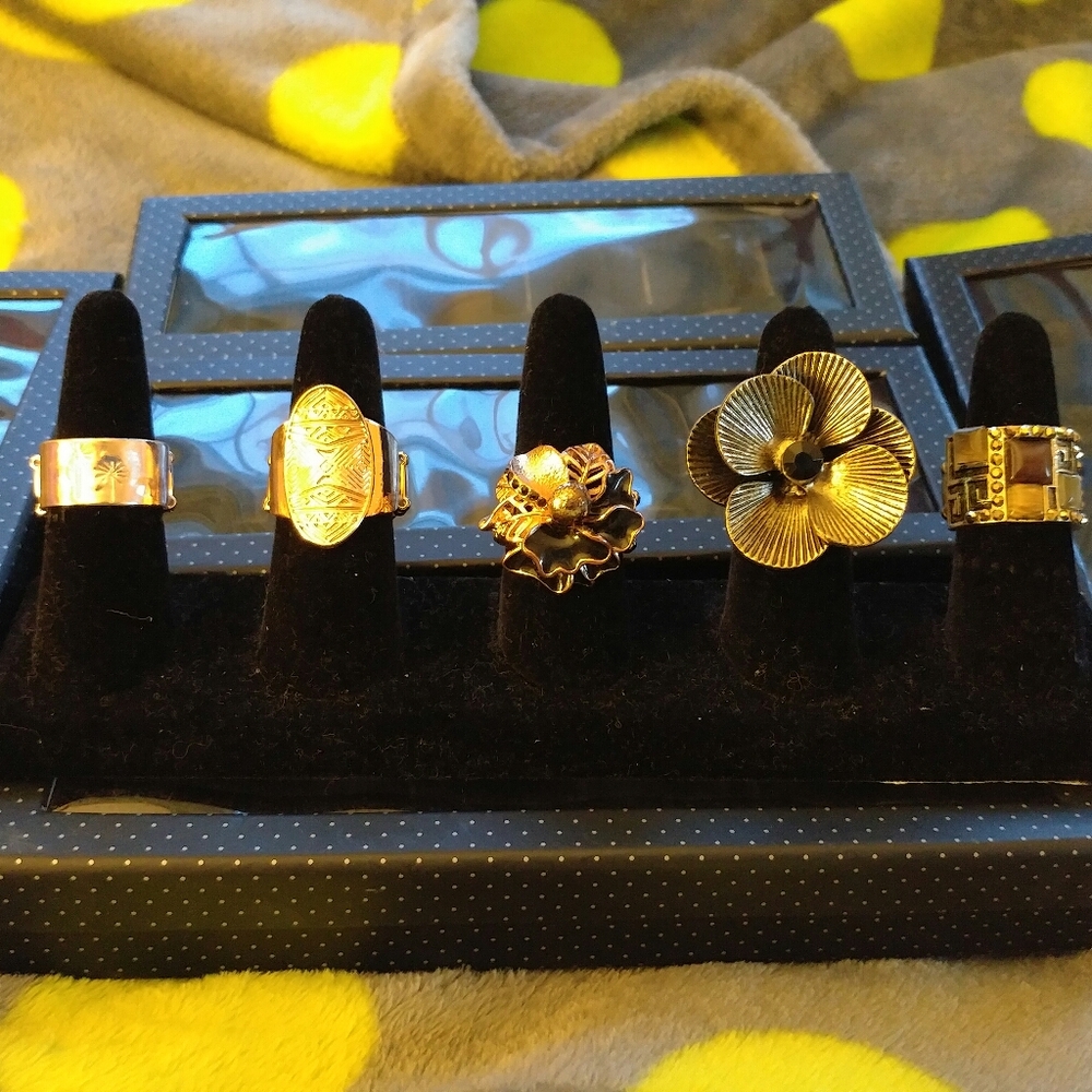 Lot of Adjustable Rings